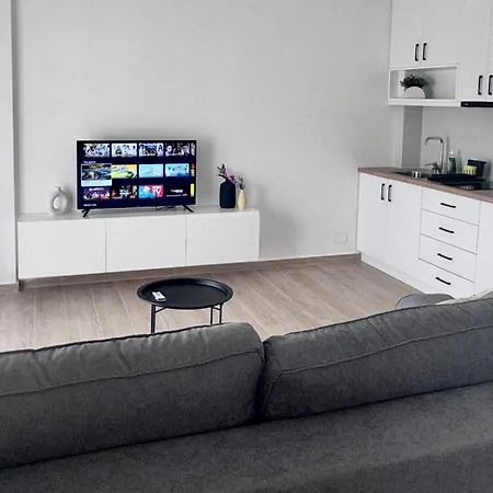Sunset Hill Apartment *